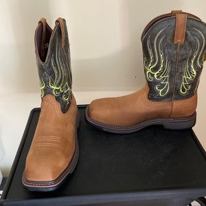 Men’s workhog neatening H2O comp toe. Rust/moss green. Size 12 D medium